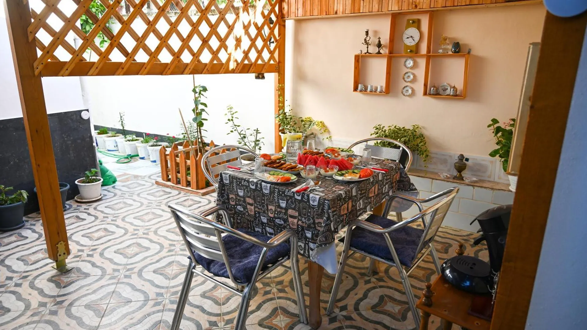 Guest House Flowers Berat 0*,  Albanien