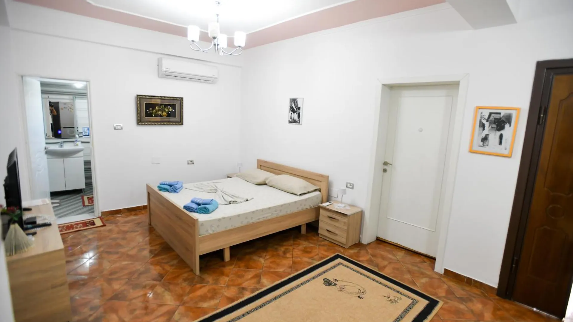 Guest House Flowers Berat