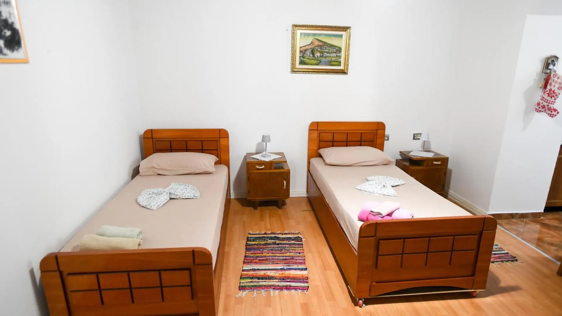 Lägenhet Guest House Flowers Berat Albanien