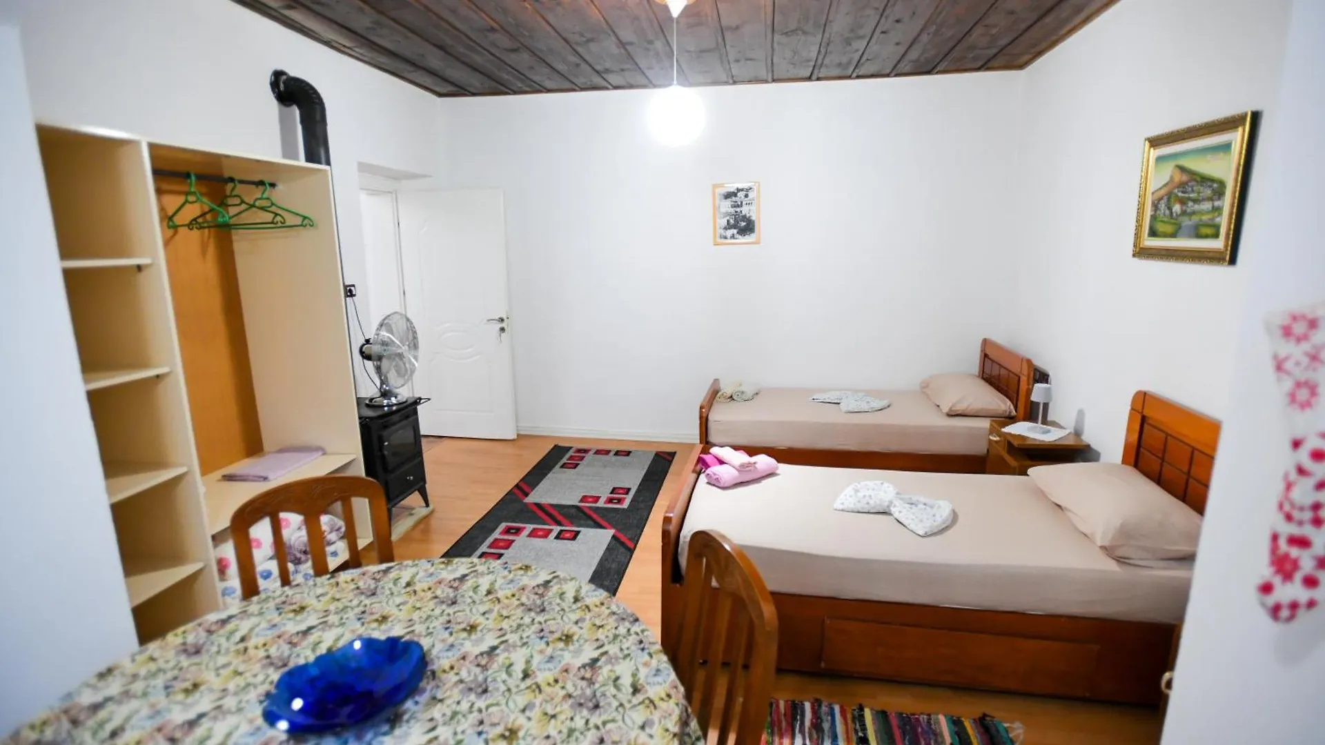Guest House Flowers Berat